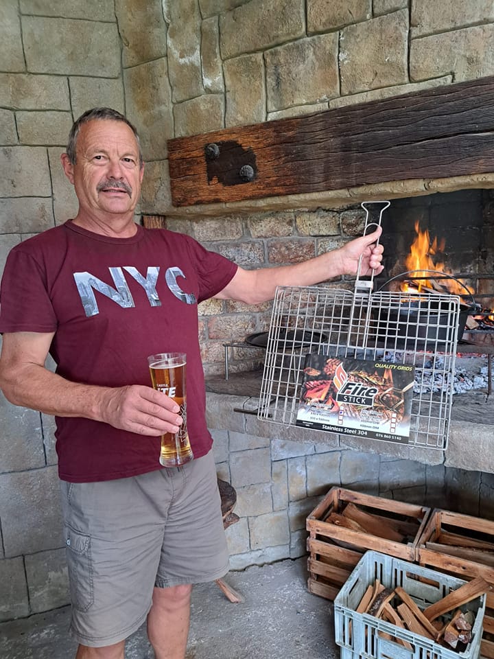 Folding Stainless Steel Braai Grid 400 x 500mm