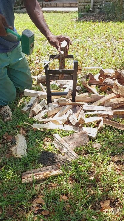 Wood Splitter & 4 Ground Pegs + Carry Bag
